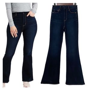 American Eagle Outfitters Curvy Hi-Rise Flare Jeans in Dark Wash
